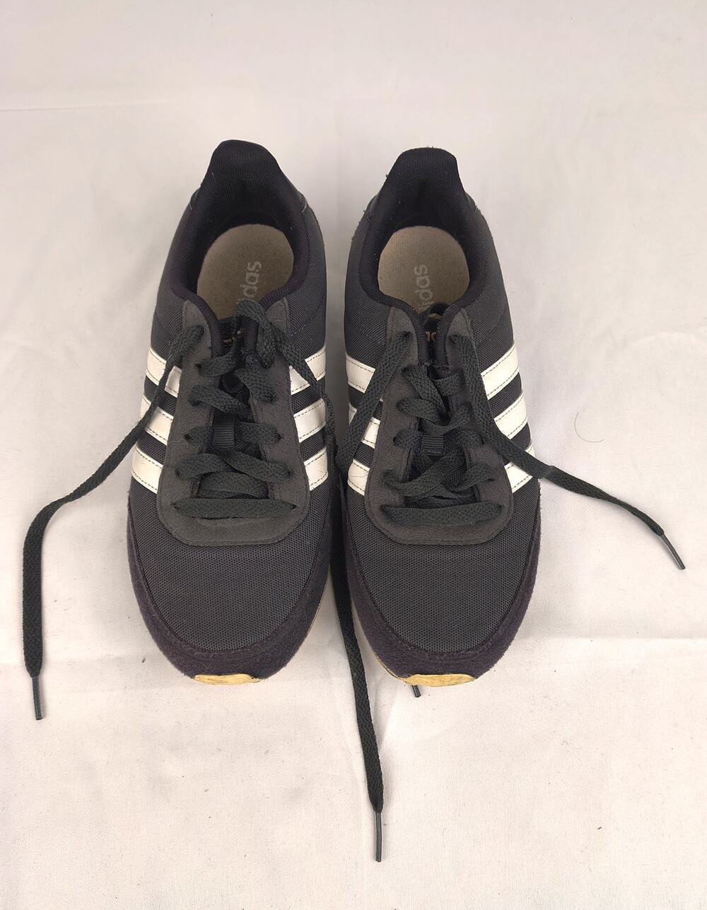 adidas Low Top Women’s Sneakers Black White Size 6.5